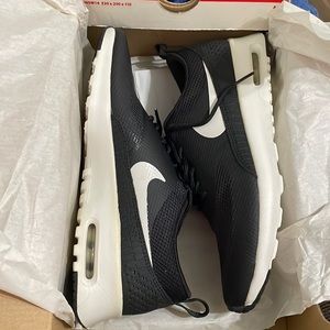 Nike Air Max Thea Size 9.5